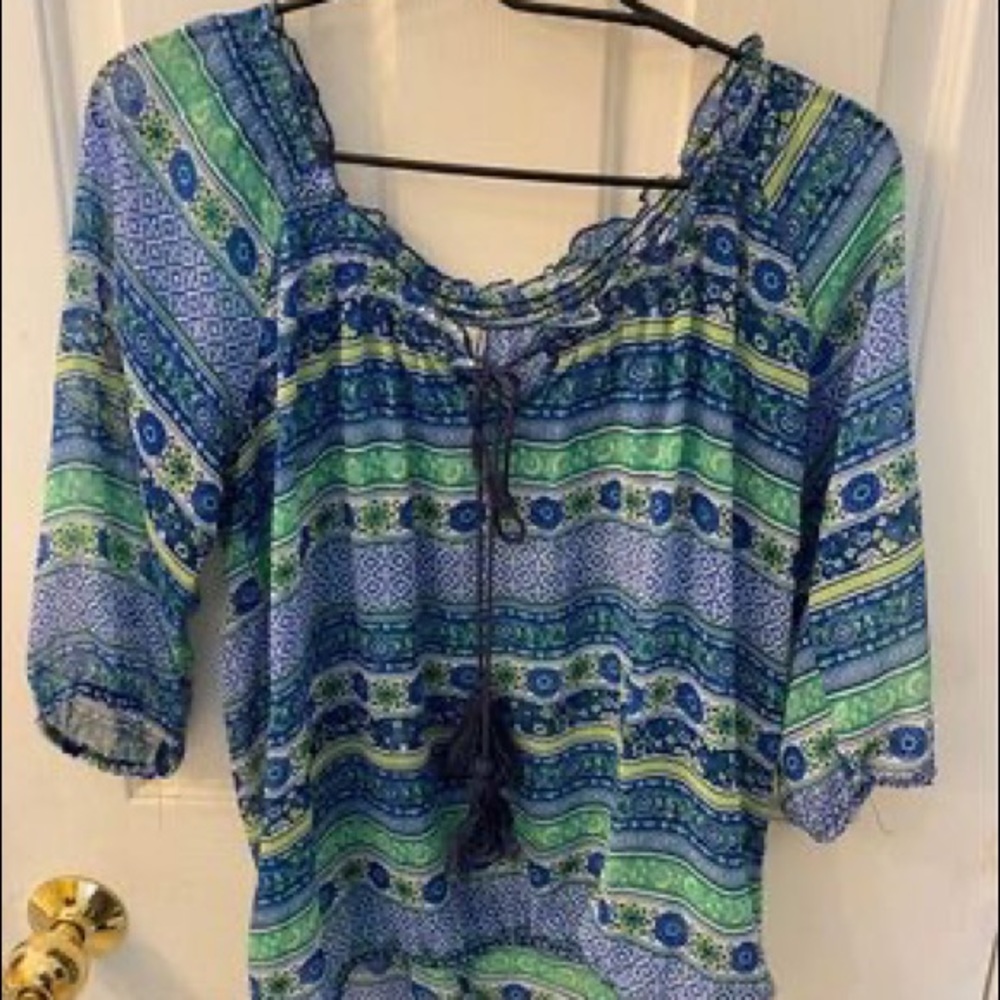 Womens olsenboye green and blue top. Size extra large.